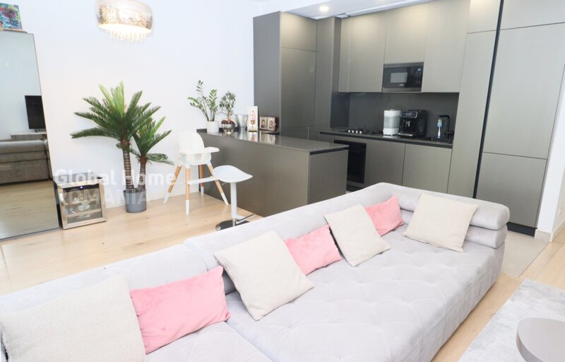 VIDA Herastrau, apartament 3 camere cu terasa 72 mp, 2 parcari.