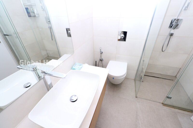 VIDA Herastrau, apartament 3 camere cu terasa 72 mp, 2 parcari.